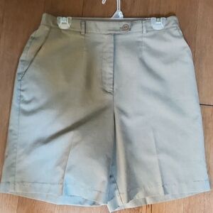 Vintage Green Bermuda